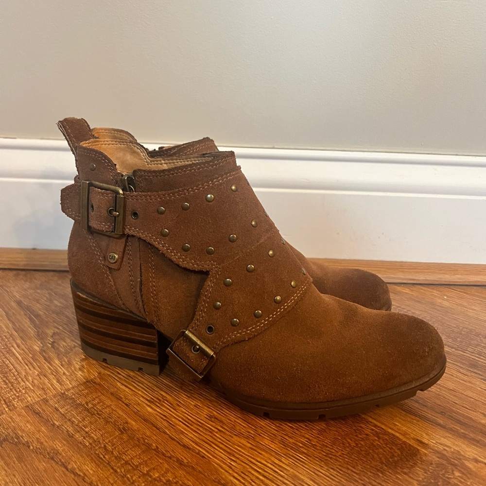 Catepillar Ankle Boots with Studs